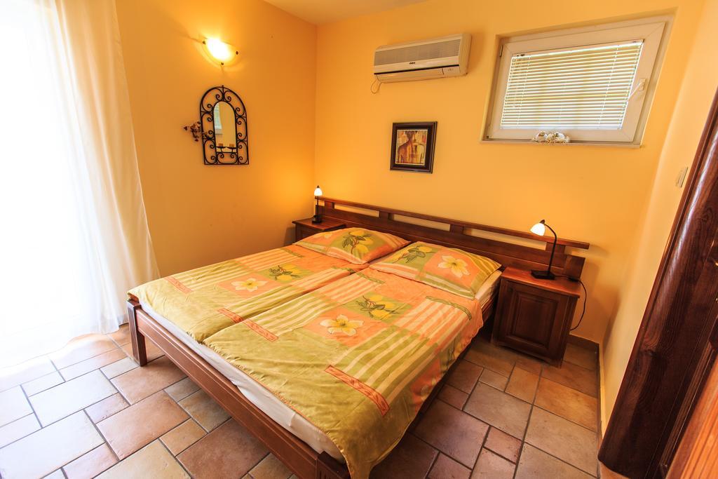 Damonte - Apartments And Rooms บุดวา ภายนอก รูปภาพ
